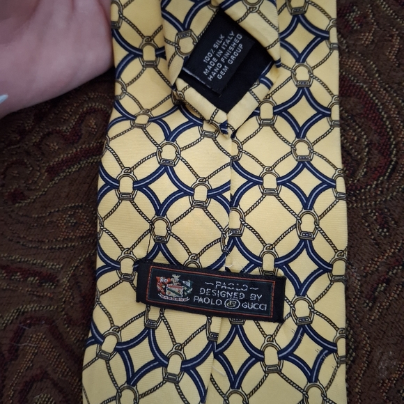 Vintage Gucci Made in Italy 100% Silk Designer Tie. - Picture 2 of 15